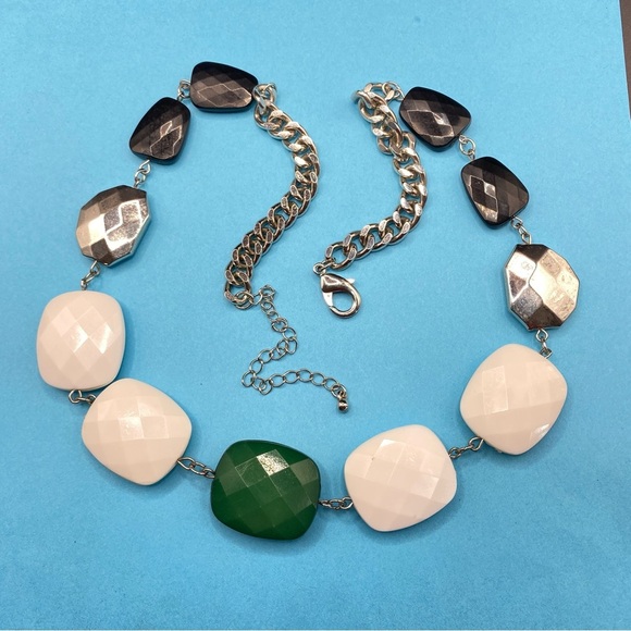 Chunky Acrylic Beads Silver Tone Chain Green White Silver Black Necklace - Picture 2 of 7